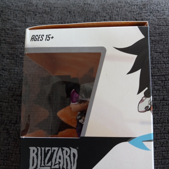 Overwatch lootgaming Electric Purple Tracer Figure - Picture 4 of 6